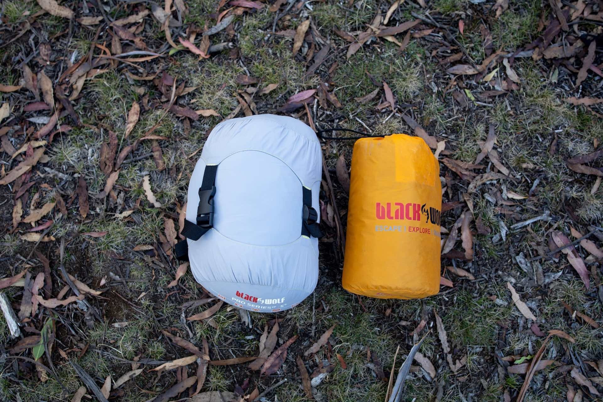 thumbnail image 2 of Pro Series Mens Sleeping Bag M5 2 of 10